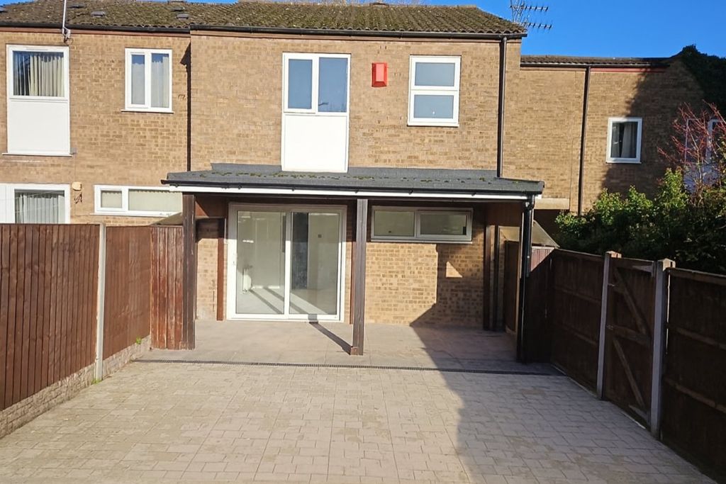 Property photo 2 of 9