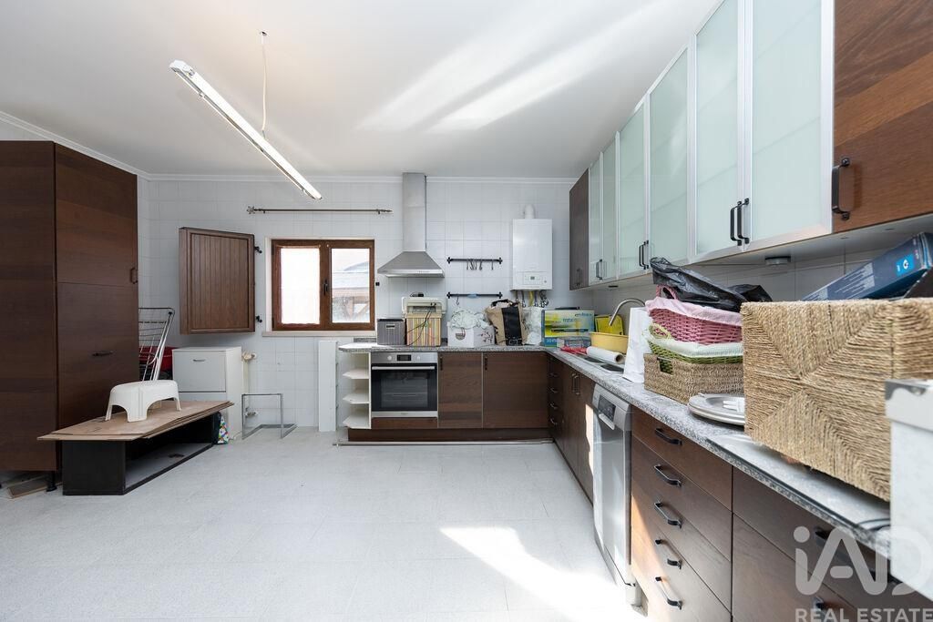 Property photo 3 of 35