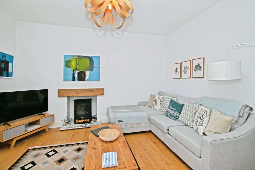 Property photo 3 of 17 Photo
