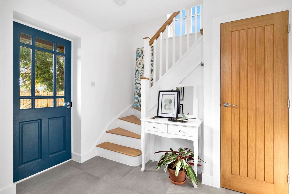 Property photo 2 of 21