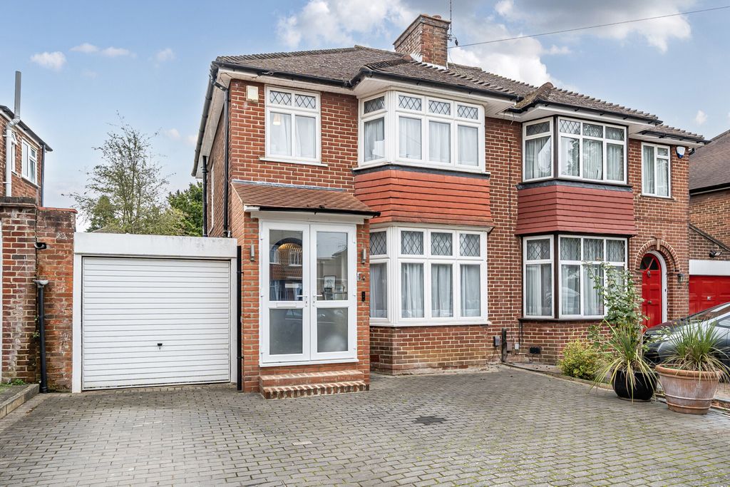 Property photo 1 of 20 1360517-18-68E934...