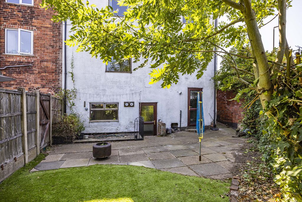 Property photo 3 of 23