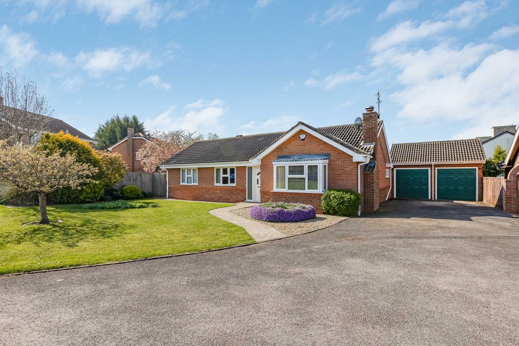 Property photo 1 of 37