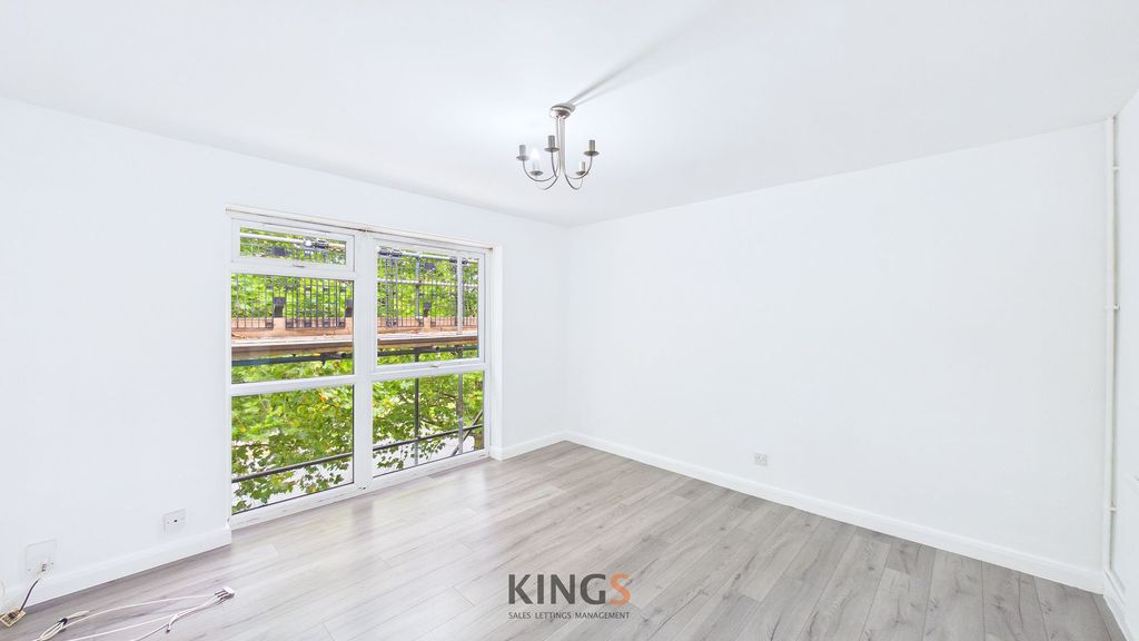 Property photo 1 of 12 Living Room