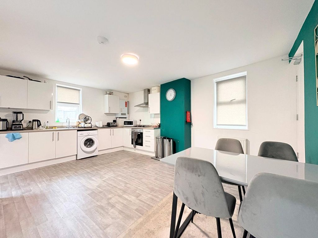 Property photo 3 of 8 Picture No. 02