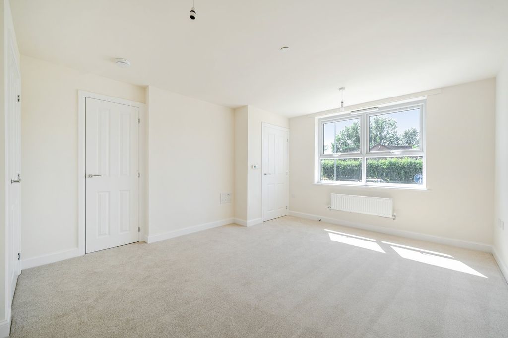 Property photo 2 of 21 Picture No. 16