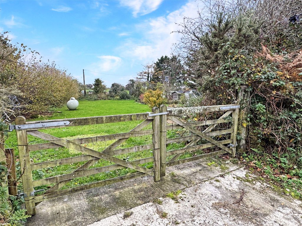 Property photo 2 of 16 Picture No. 02