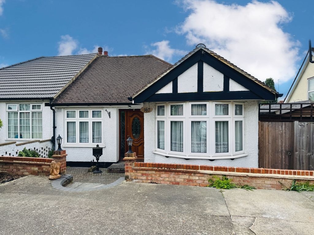 Property photo 1 of 11 Presented By Nicoleta At Ewemove Bexleyheath And D