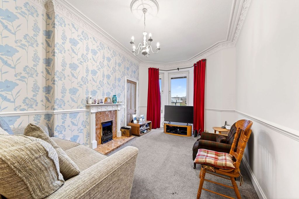 Property photo 2 of 20 Lounge