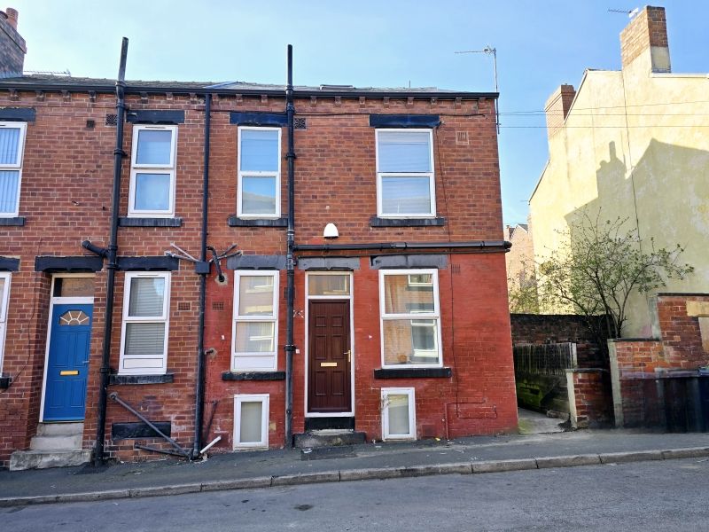 Property photo 1 of 8