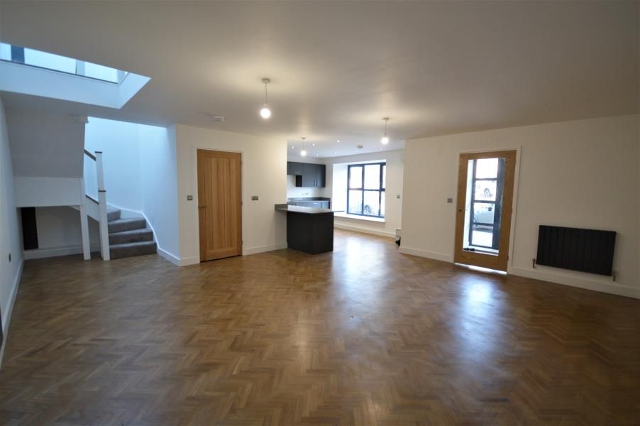 Property photo 3 of 25