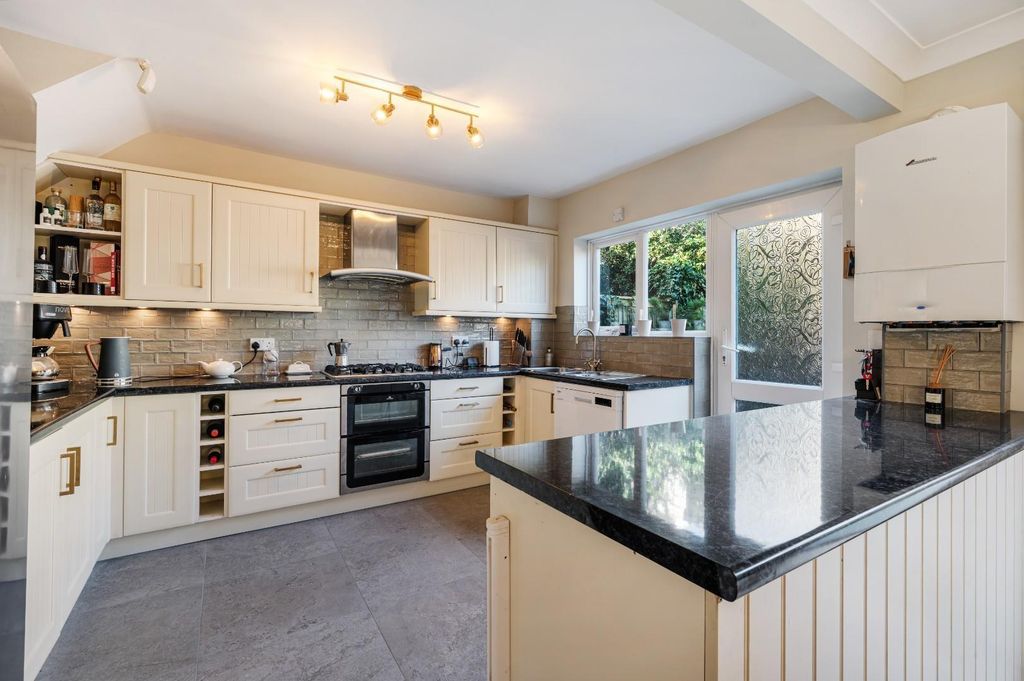 Property photo 2 of 31 3.Jpg