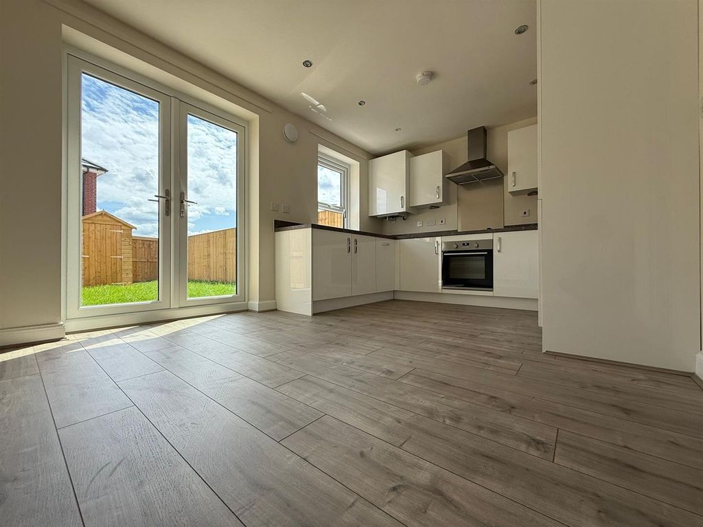 Property photo 3 of 9 B3B9887B-0488-481B-A59B-B84A41Cbab29.Jpg