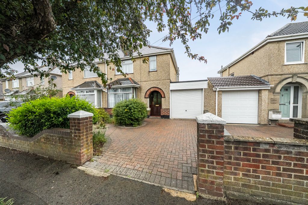 Property photo 1 of 13 14687471