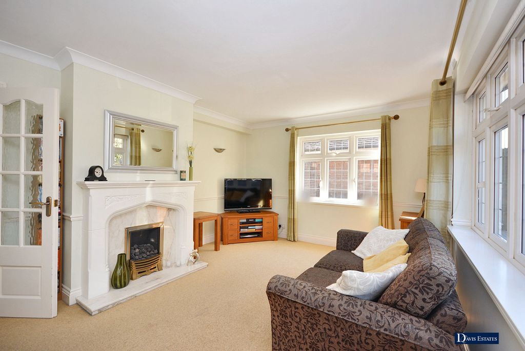 Property photo 2 of 16