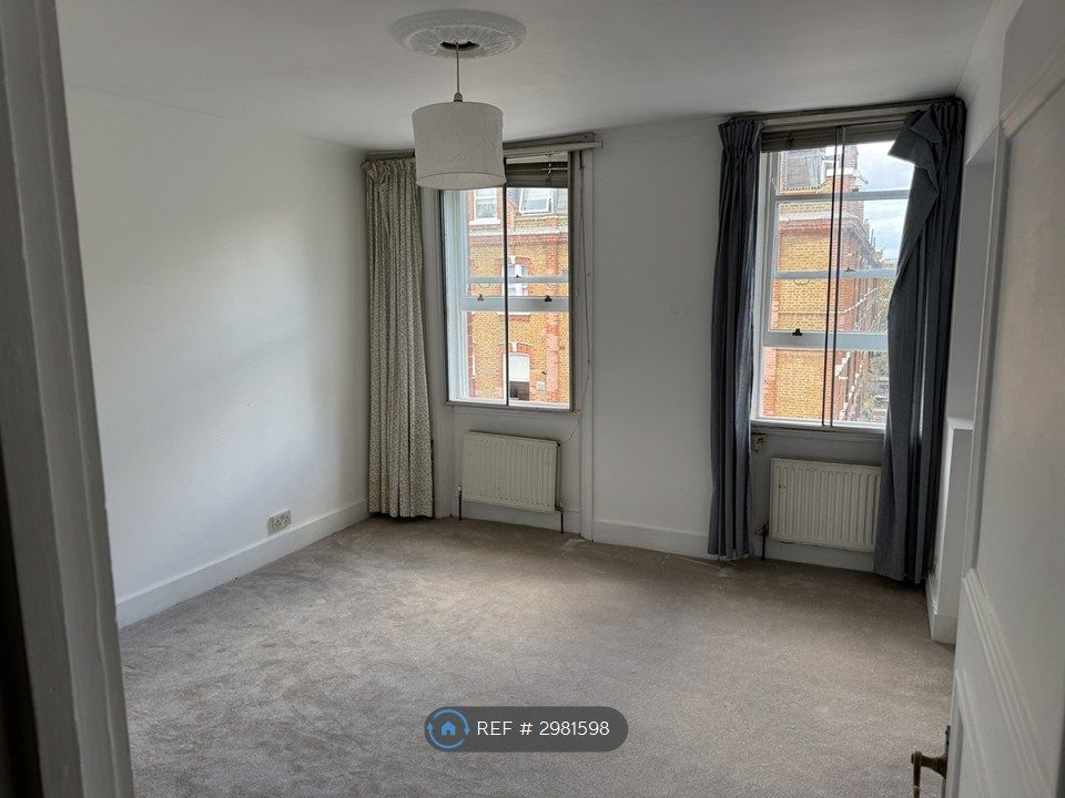 Property photo 3 of 26 Living Room