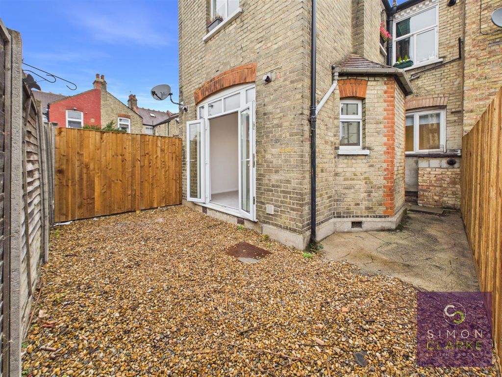 Property photo 2 of 9 Cam05425G0-Pr0189-Still017.Jpg