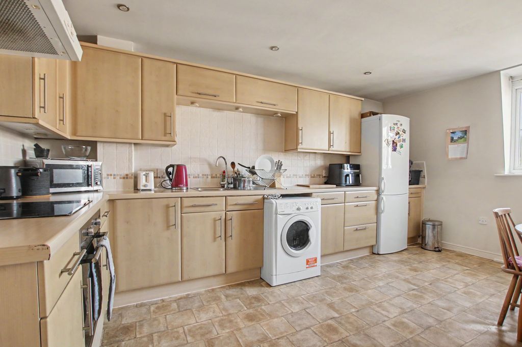 Property photo 3 of 8