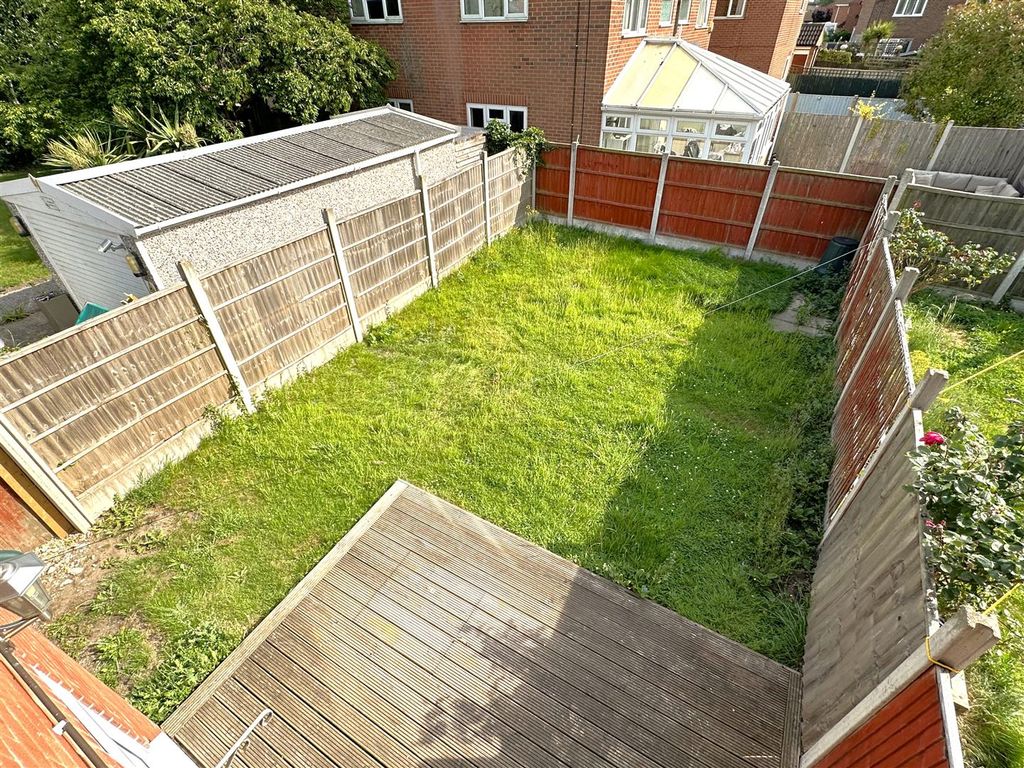 Property photo 3 of 14 Generous Rear Garden 813