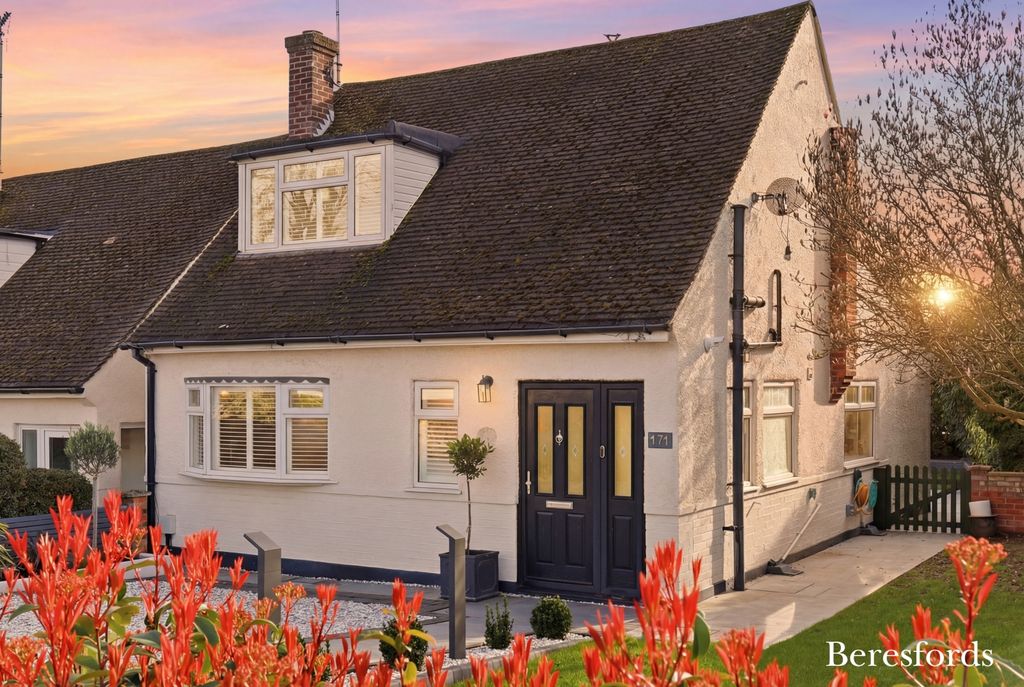 Property photo 1 of 20 Front