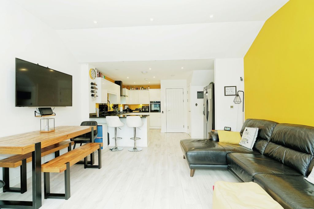 Property photo 2 of 13 Photography