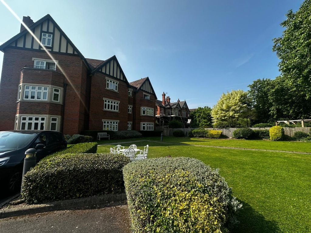 Property photo 1 of 2