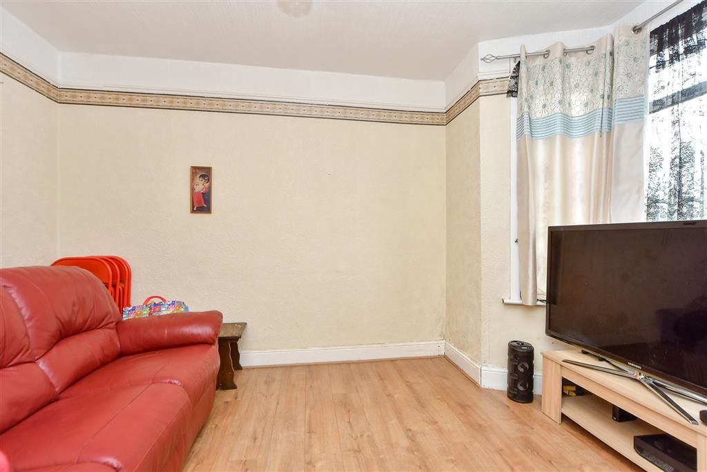 Property photo 3 of 7 Lounge