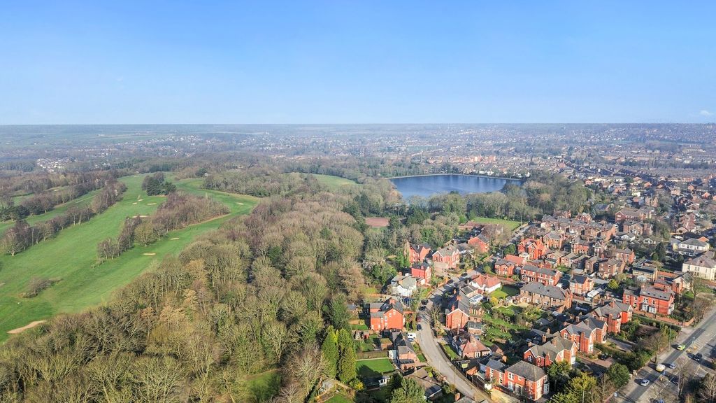 Property photo 2 of 40