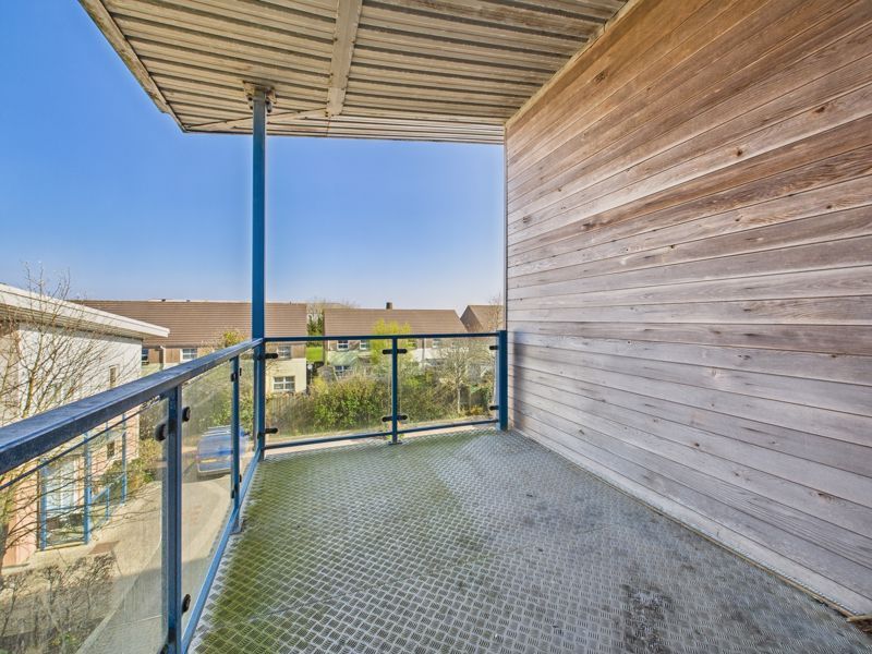 Property photo 2 of 11 Balcony