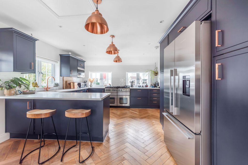 Property photo 3 of 31