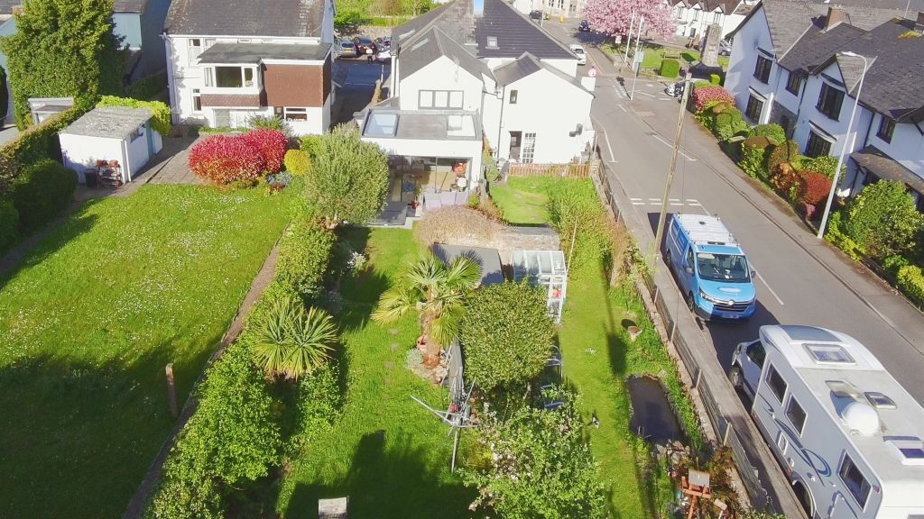 Property photo 2 of 33