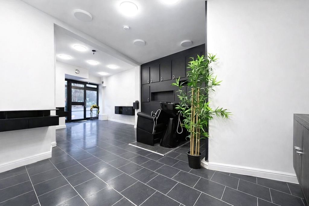 Property photo 2 of 7 Picture No. 02