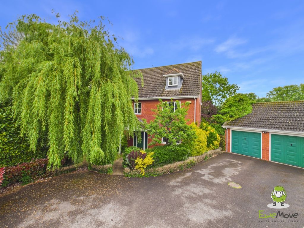 Property photo 1 of 15 Ewemove Estate Agents Basingstoke - Taylor Drive
