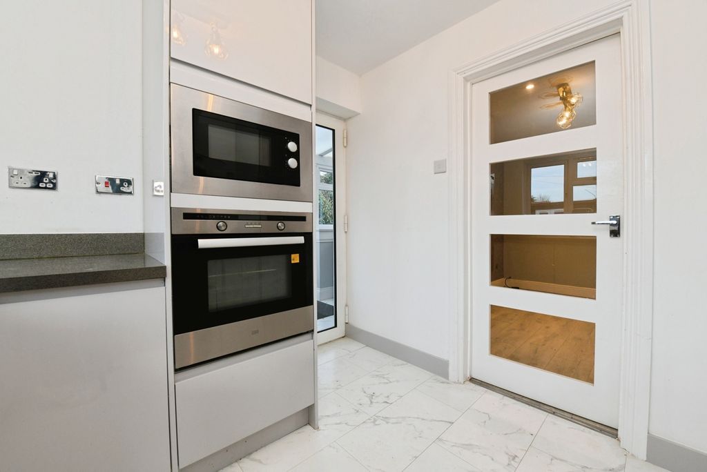 Property photo 3 of 17 Pbox-Img.Jpg