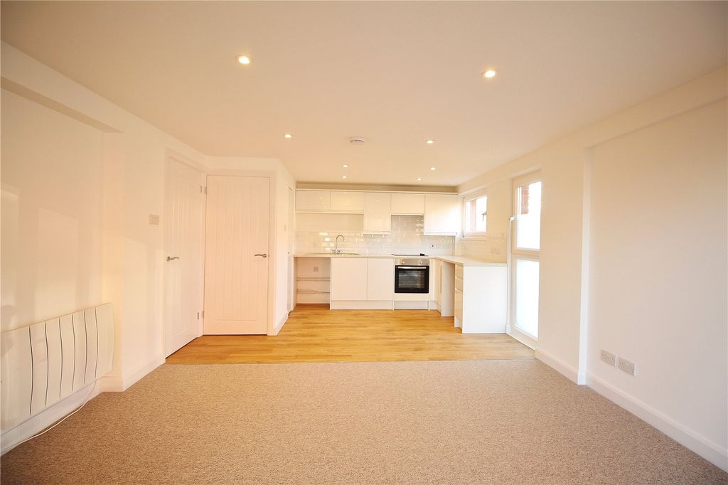 Property photo 1 of 8 Picture No. 11