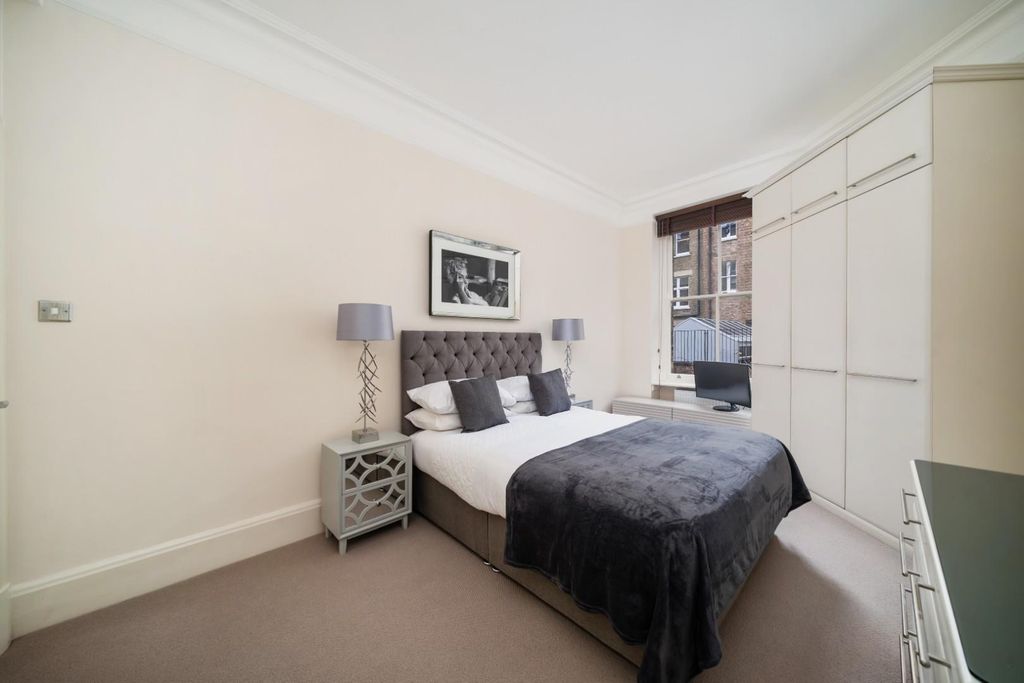 Property photo 2 of 13 Lincolnd House 8.Jpg