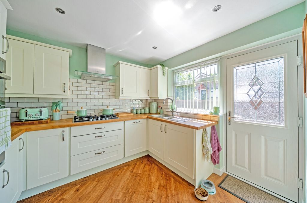 Property photo 3 of 24 1482904-12-6A3Be35387B1d