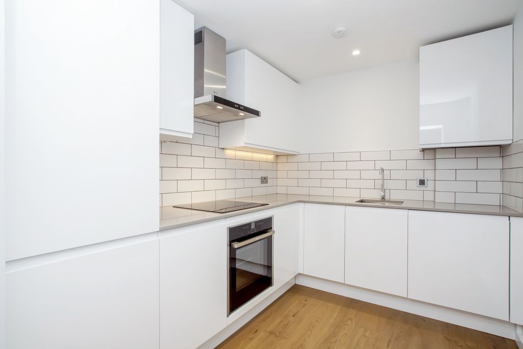 Property photo 2 of 11 Kitchen