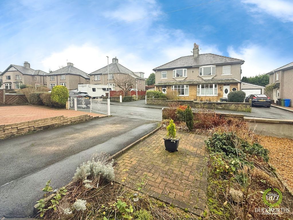 Property photo 2 of 29