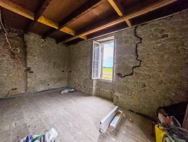 Property photo 2 of 25 Rustic_Stone_Room