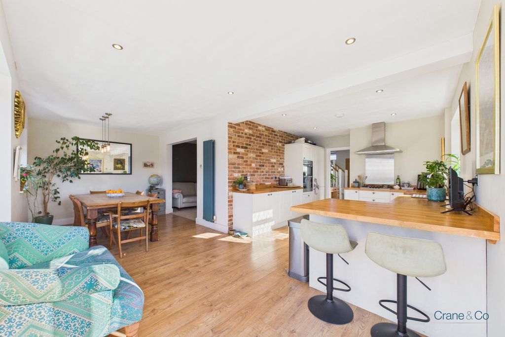 Property photo 2 of 43