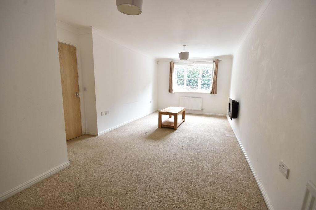 Property photo 2 of 9 Picture No. 15