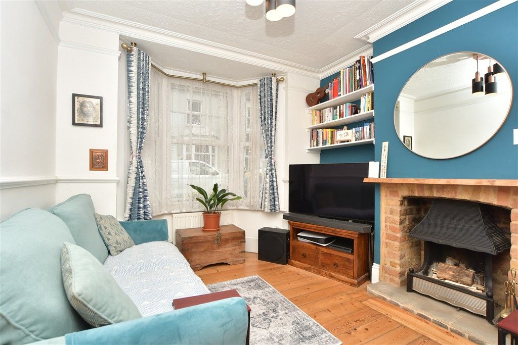 Property photo 1 of 10 Lounge