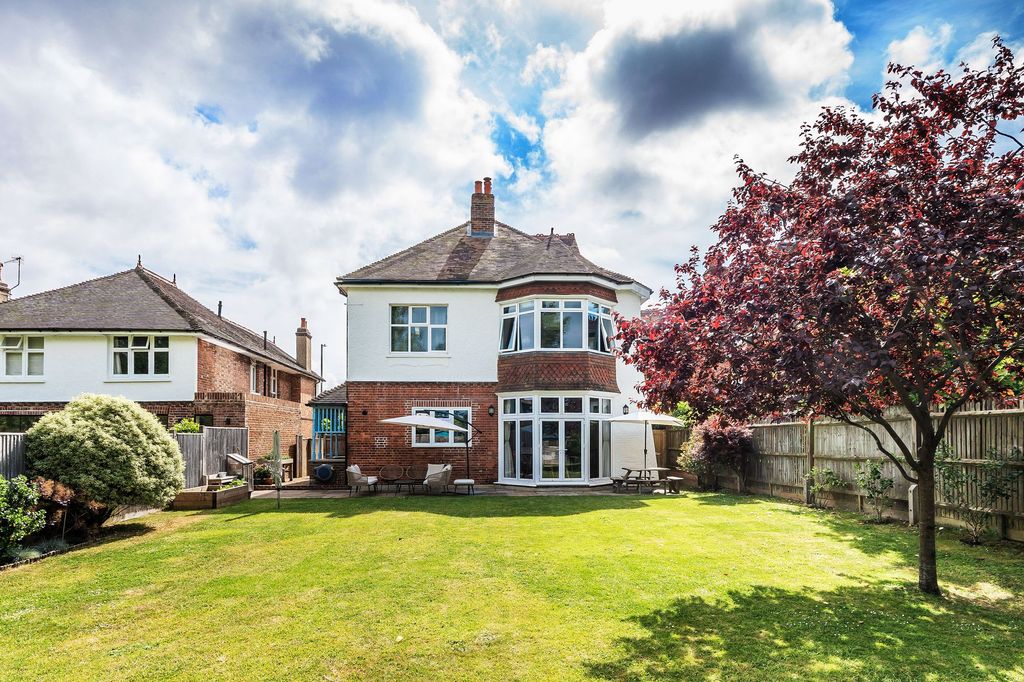 Property photo 1 of 34