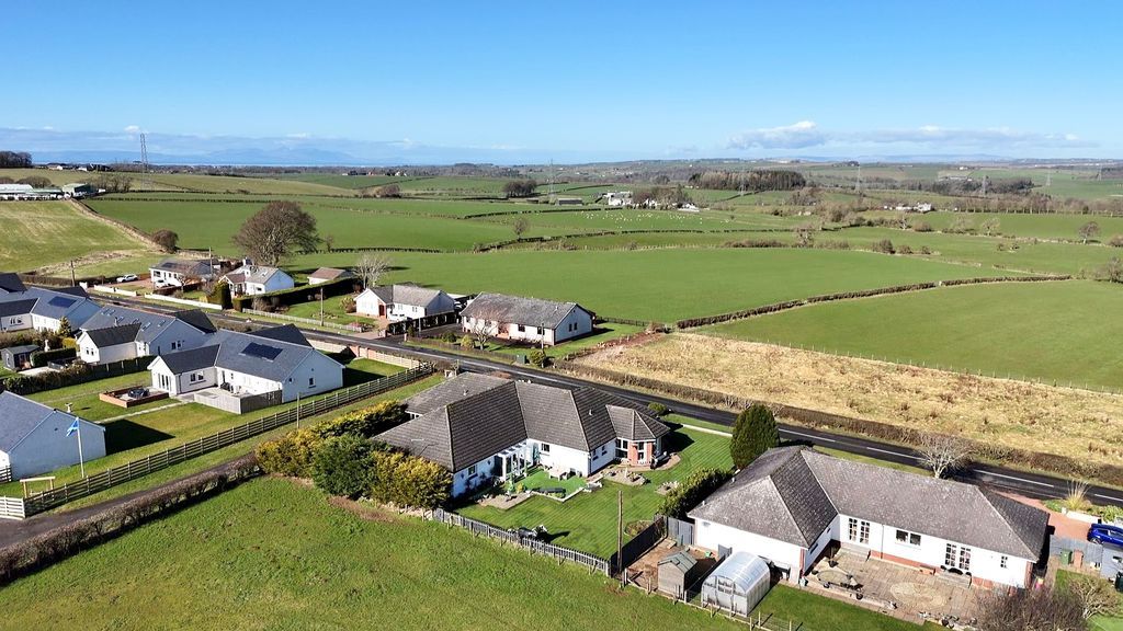 Property photo 3 of 42 Photo 37