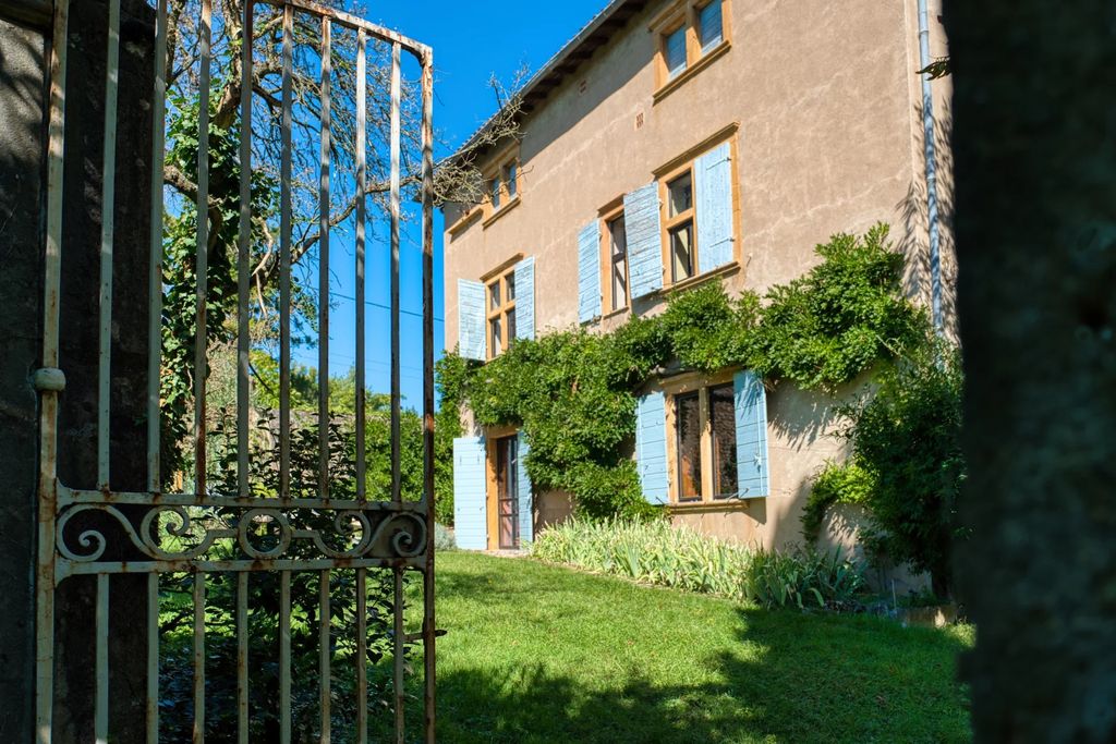 Property photo 2 of 19