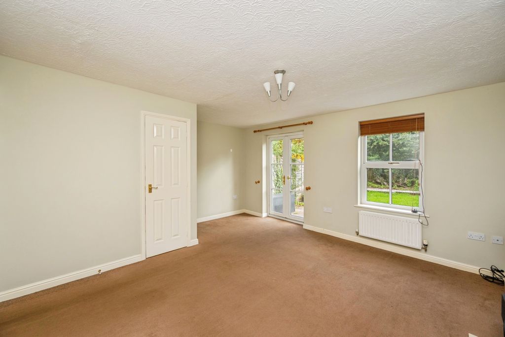 Property photo 2 of 21 Pbox-Img.Jpg