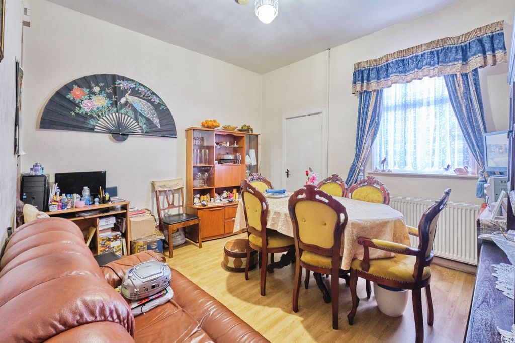 Property photo 2 of 19