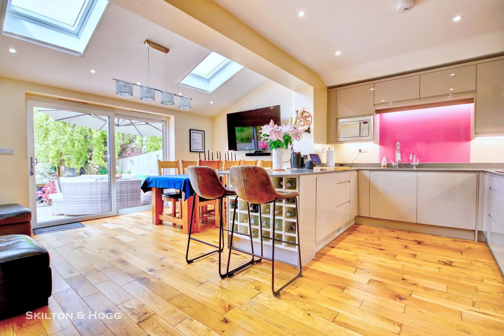 Property photo 3 of 22