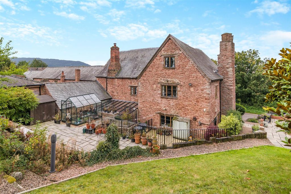 Property photo 2 of 39